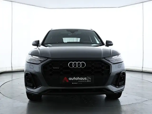 Audi Q5 view 2