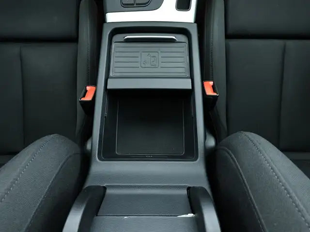 Audi Q5 view 14