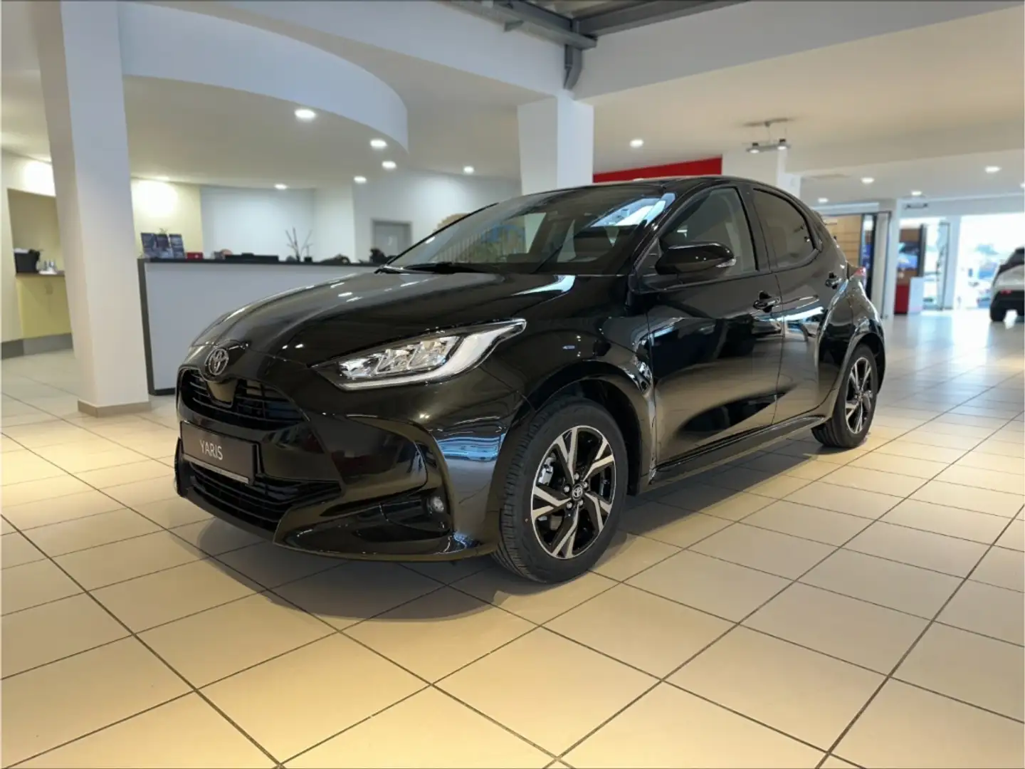 Toyota Yaris Hybrid Team D (Kamera, Apple Carplay, WKR) Zwart - 1