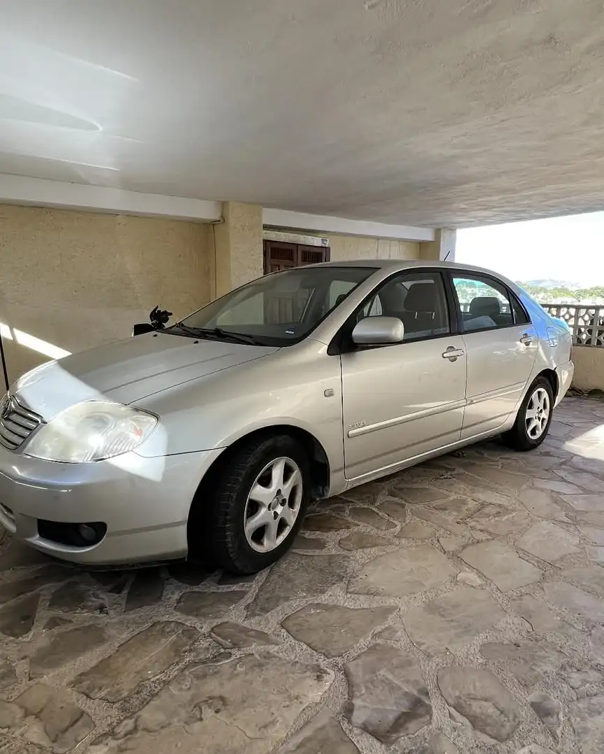 Toyota Corolla 1.4 D-4D Luna Gris - 1