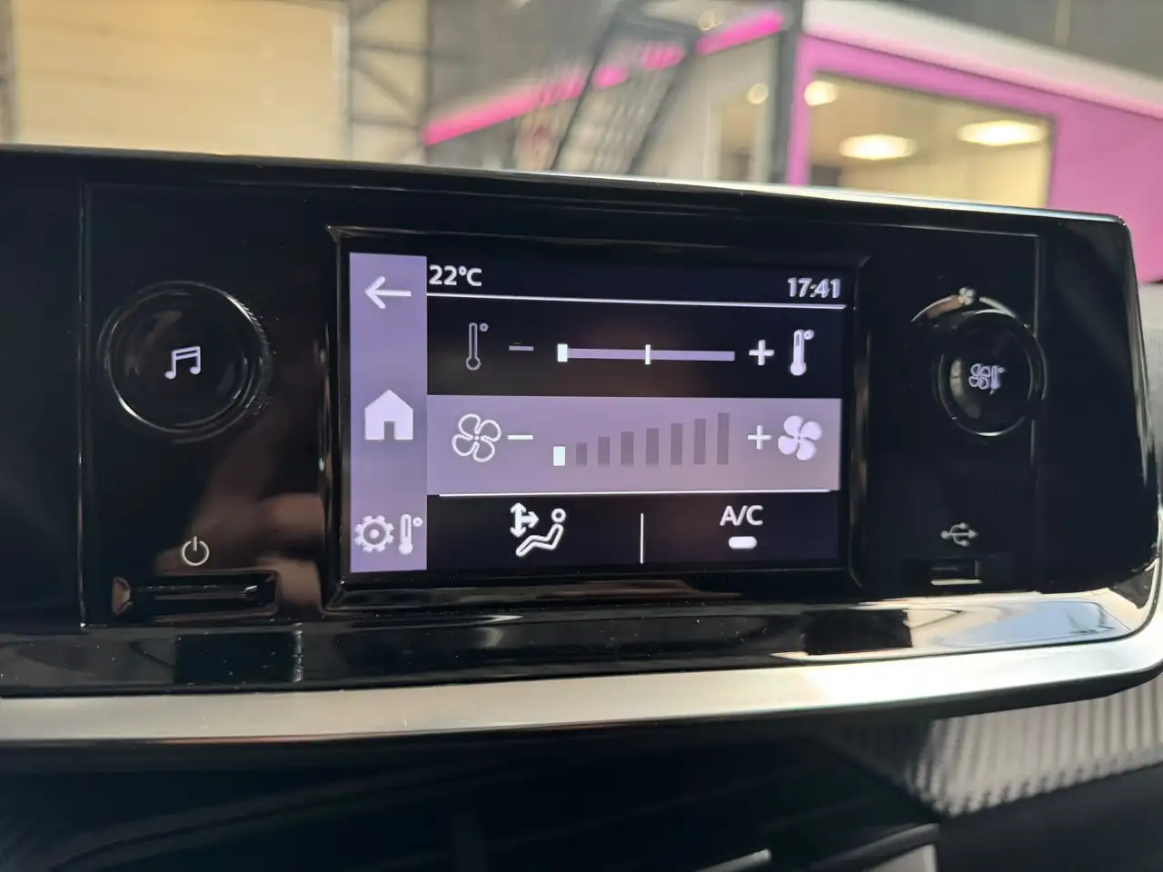 Peugeot 208 1.2i 1ste eig. Navigatie, миниатюра 18