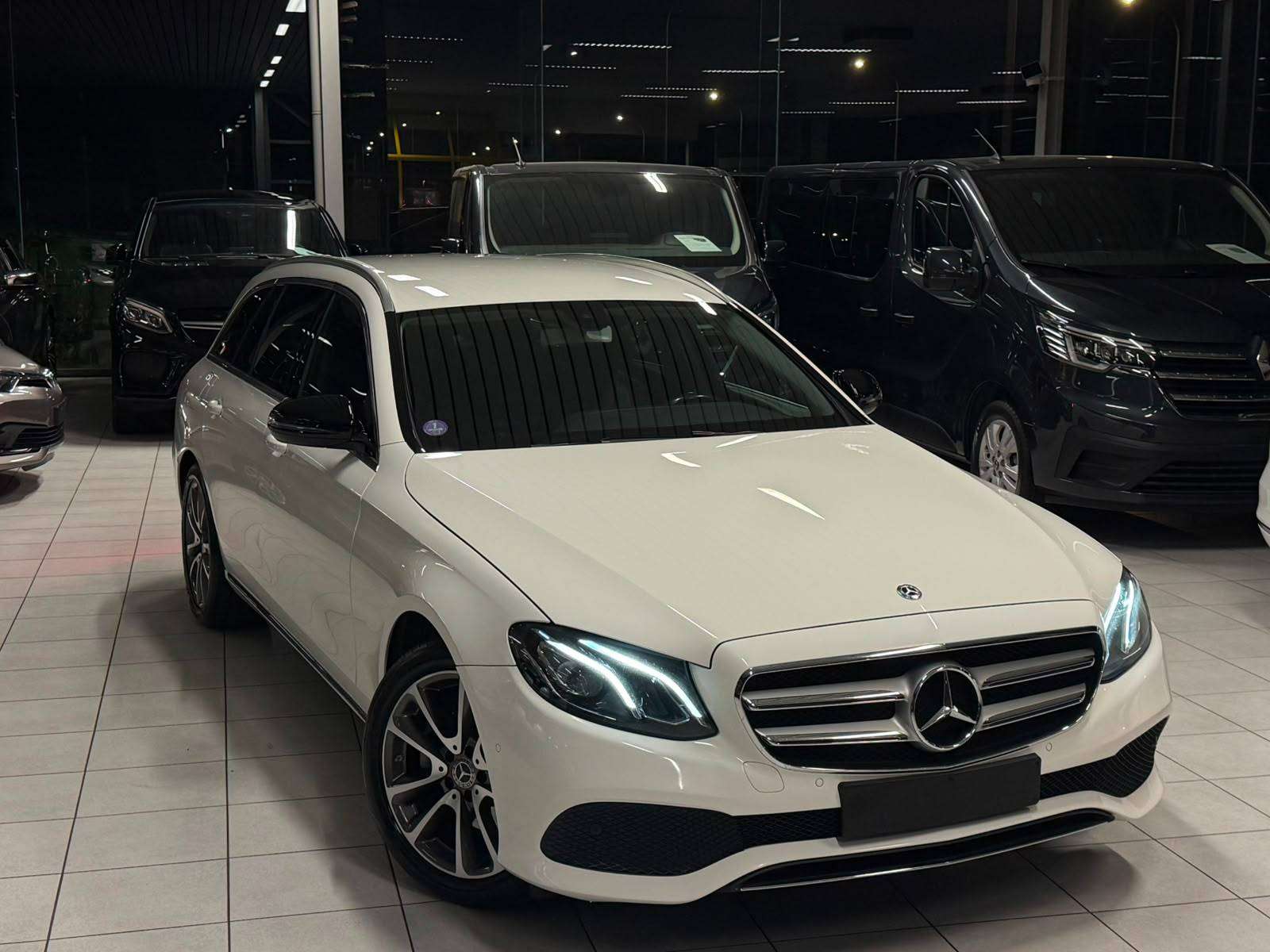 Mercedes-Benz E 200