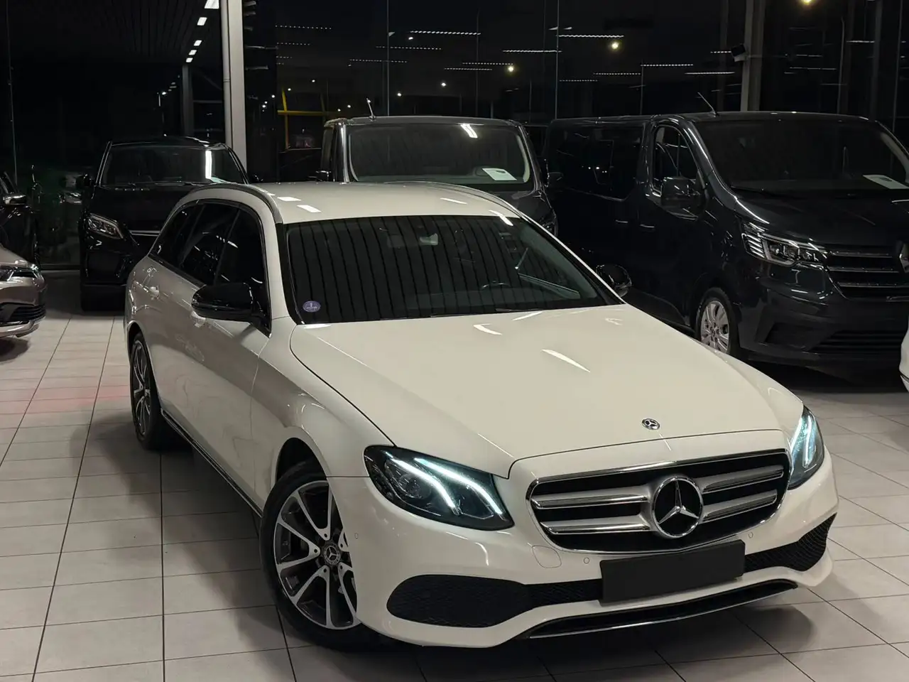 Mercedes-Benz E 200