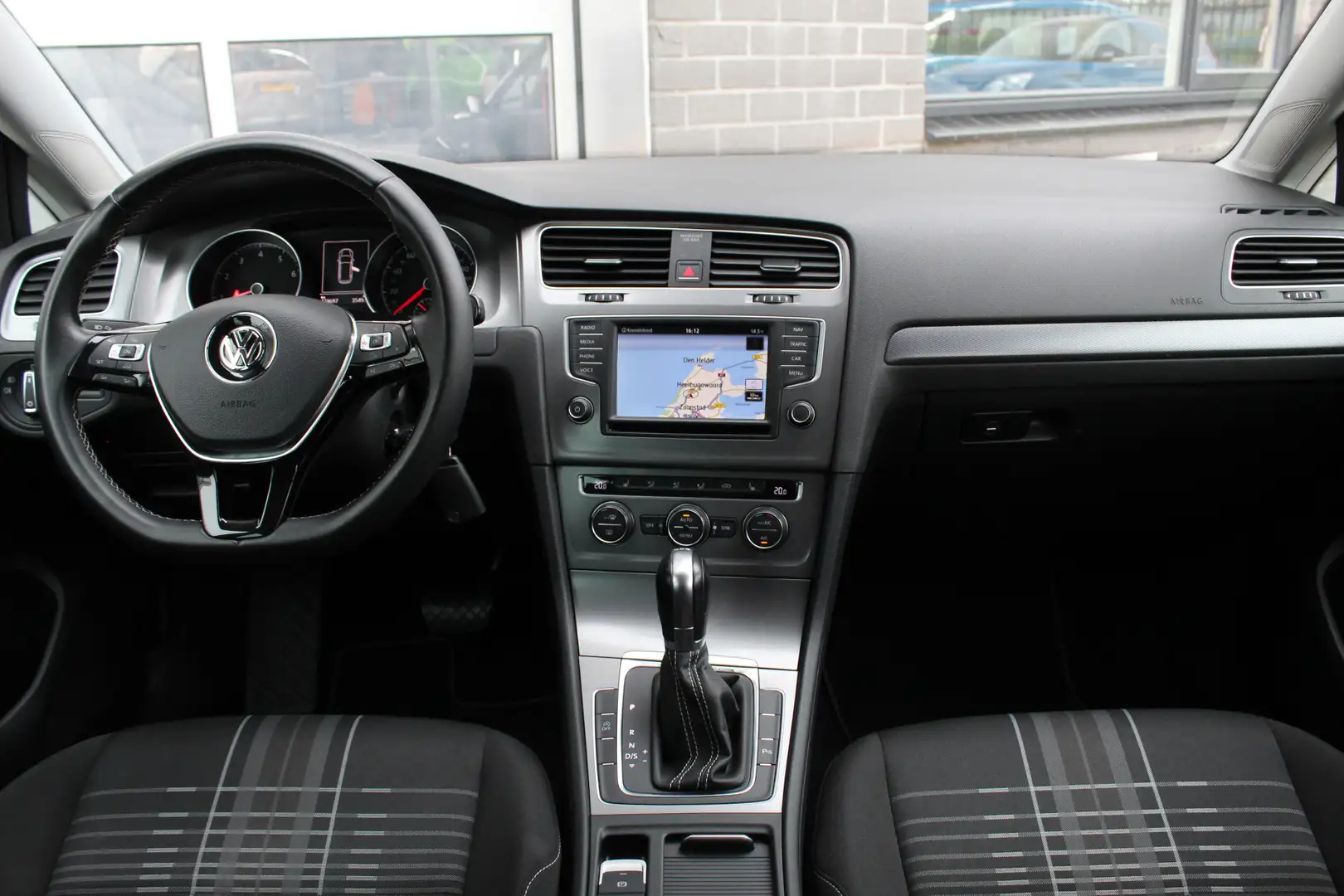 Volkswagen Golf Variant 1.2 TSI Highline / Automaat / Navigatie / Stoelver Modrá - 2