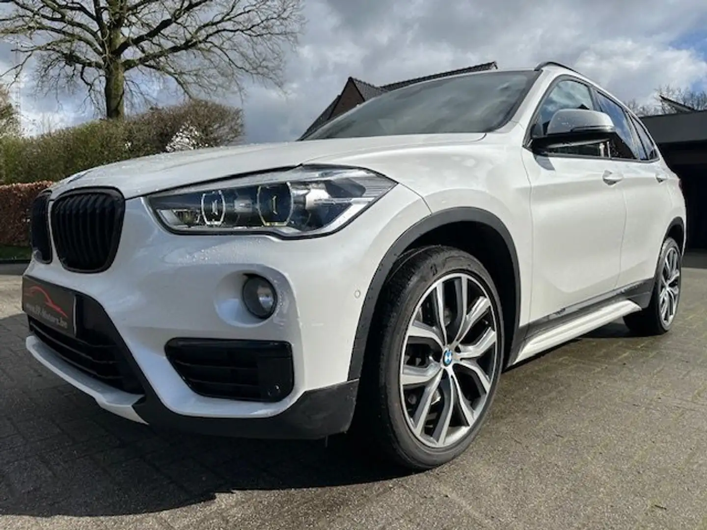 BMW X1 2.0 dA xDrive20 Sport Line met opties, goede staat Blanc - 1