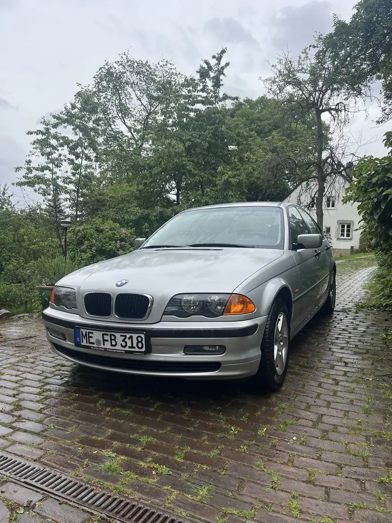BMW 318 318i - 1