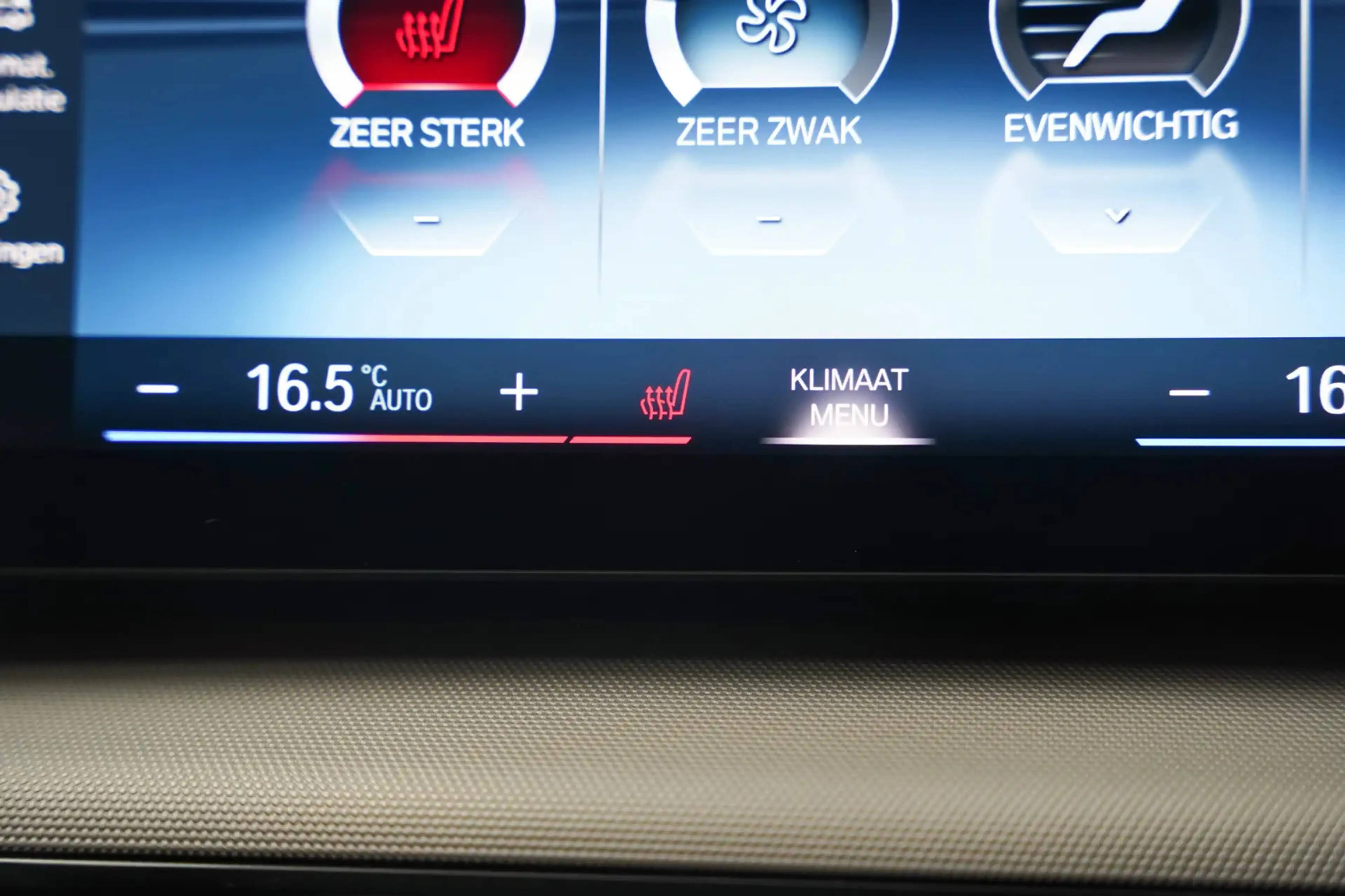 BMW iX1 xDrive30 67 kWh Executive Sport [ LED Navi HUD 360 — photo 10