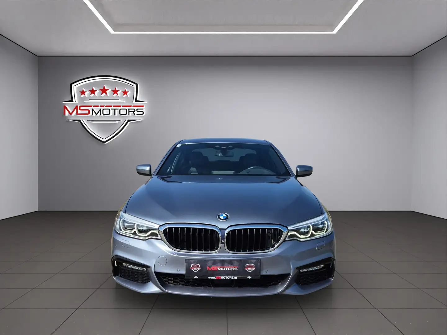 BMW 530 xDrive*M-PAKET*NIGHT VISION*360 KAMERA*KEYLESS Gris - 2