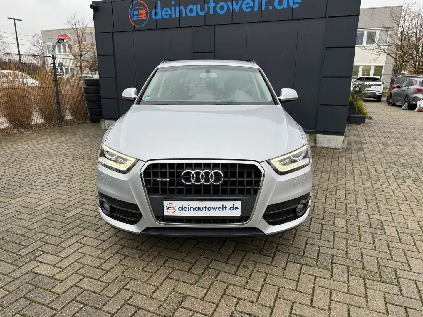 Audi Q3 2.0 TFSI quattro*Navi*Automatik*1.Hand Argent - 2