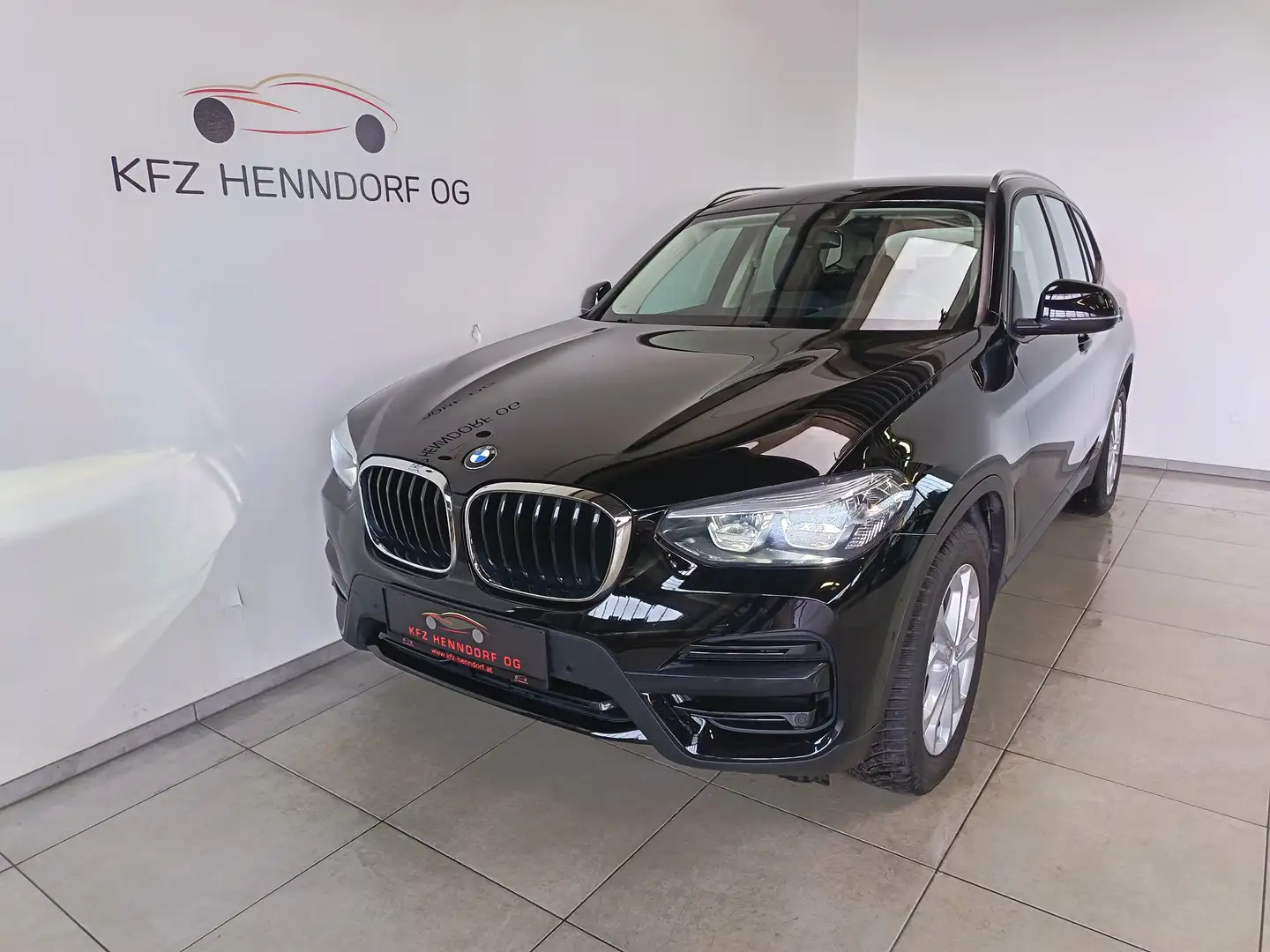 BMW X3 xDrive 20 d Advantage Schwarz - 1