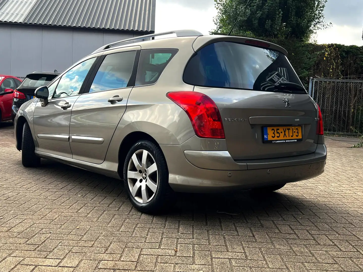 Peugeot 308 SW 1.6 VTi Active Panorama_Navi_Clima_PDC_Cruise Grau - 2