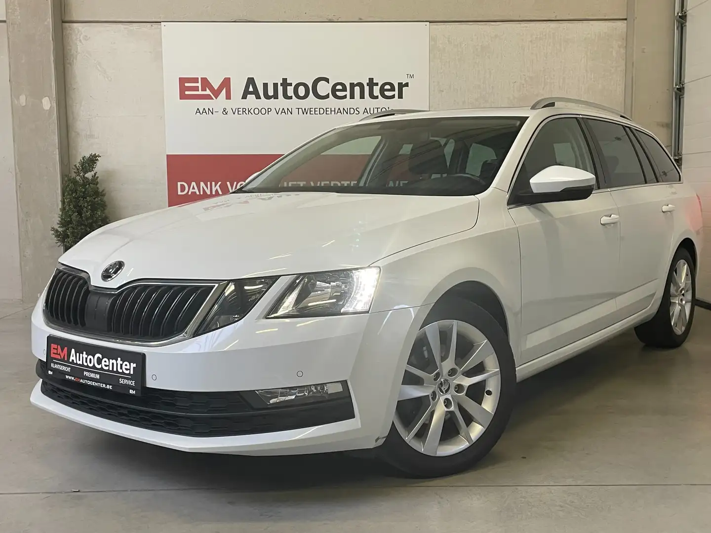 Skoda Octavia Combi 1.4 TSI DSG Automaat-Pano-CarPlay-Trekhaak Wit - 2