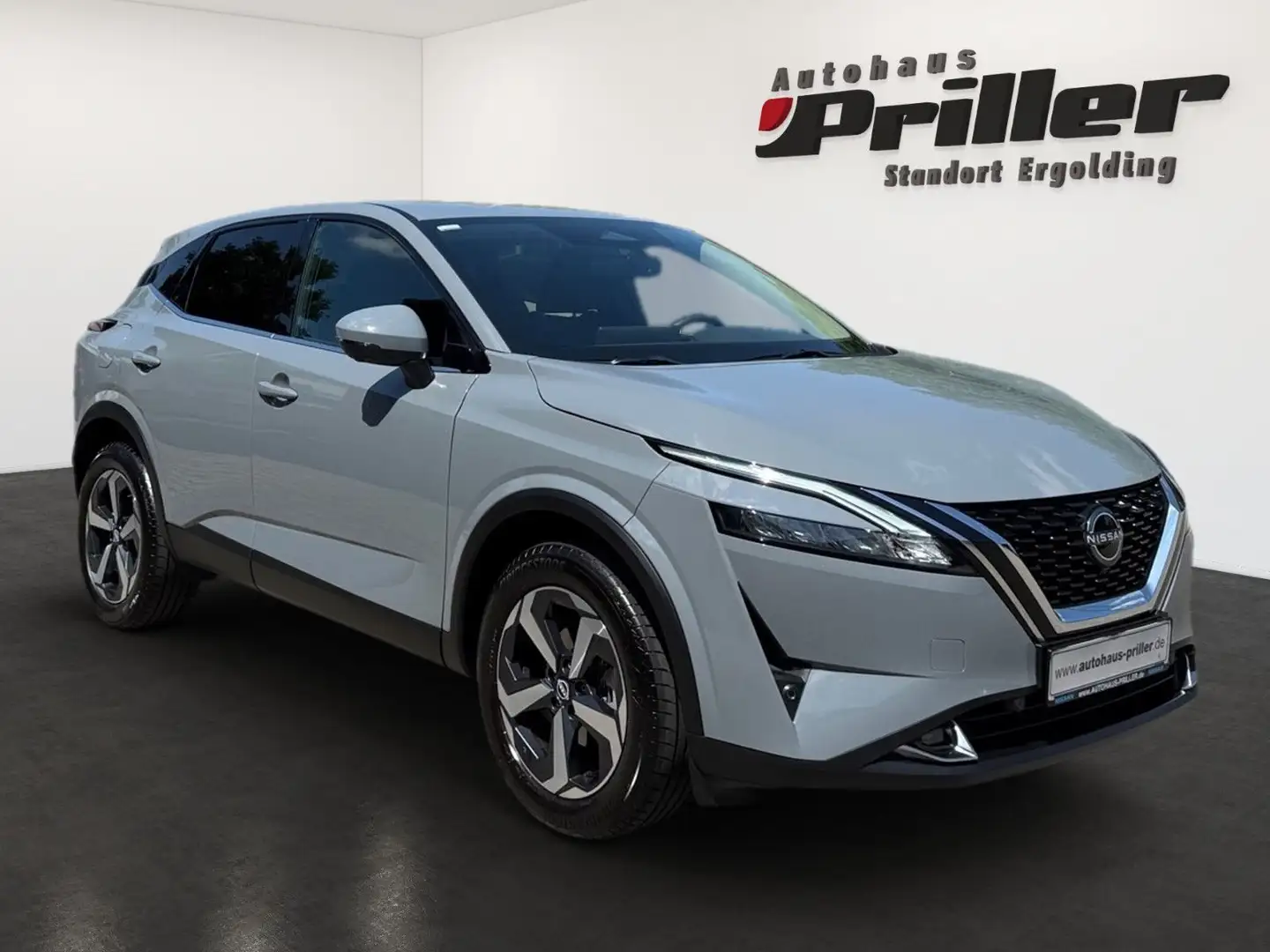 Nissan Qashqai 1.3 DIG-T MHEV N-Connecta *LED/BUSINESS* Gris - 2