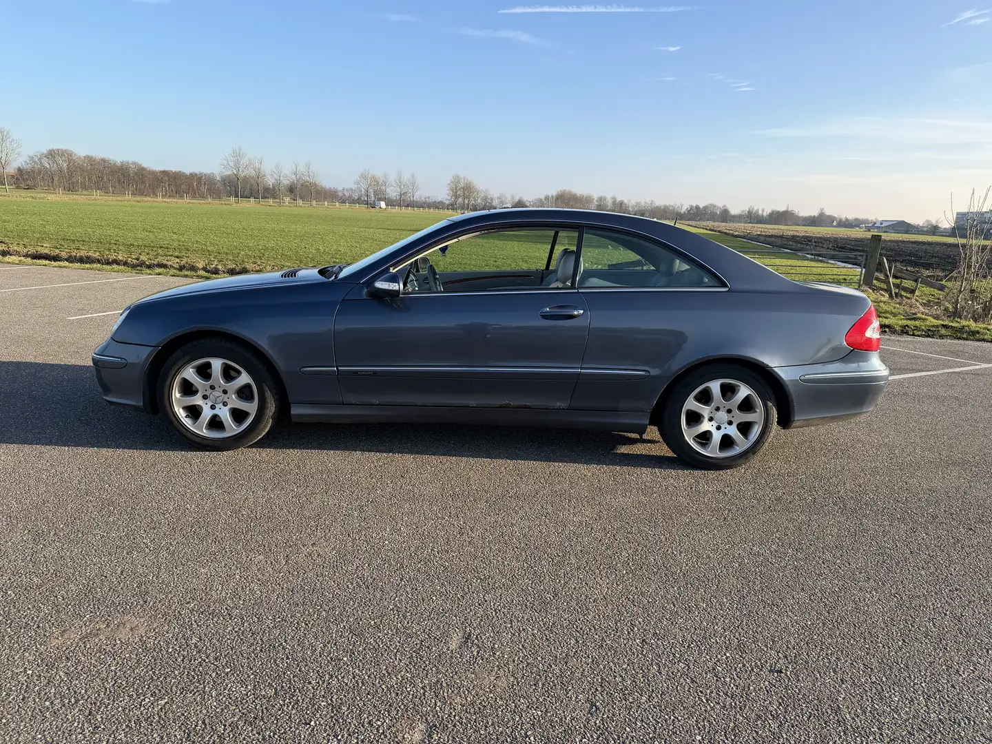 Mercedes-Benz CLK 240 Elegance Blau - 2