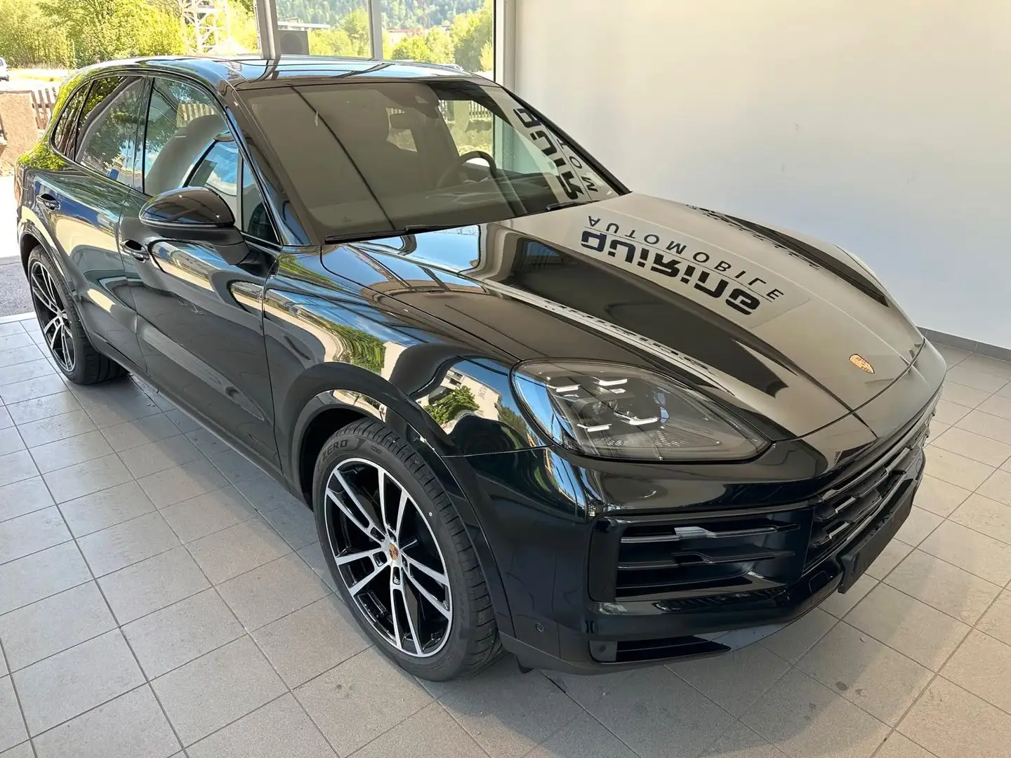 Porsche Cayenne Facelift MY25/sw-sw/-14%/Pan/Priv/14W/22 Schwarz - 2