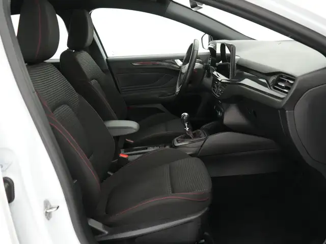 Ford Focus view 12