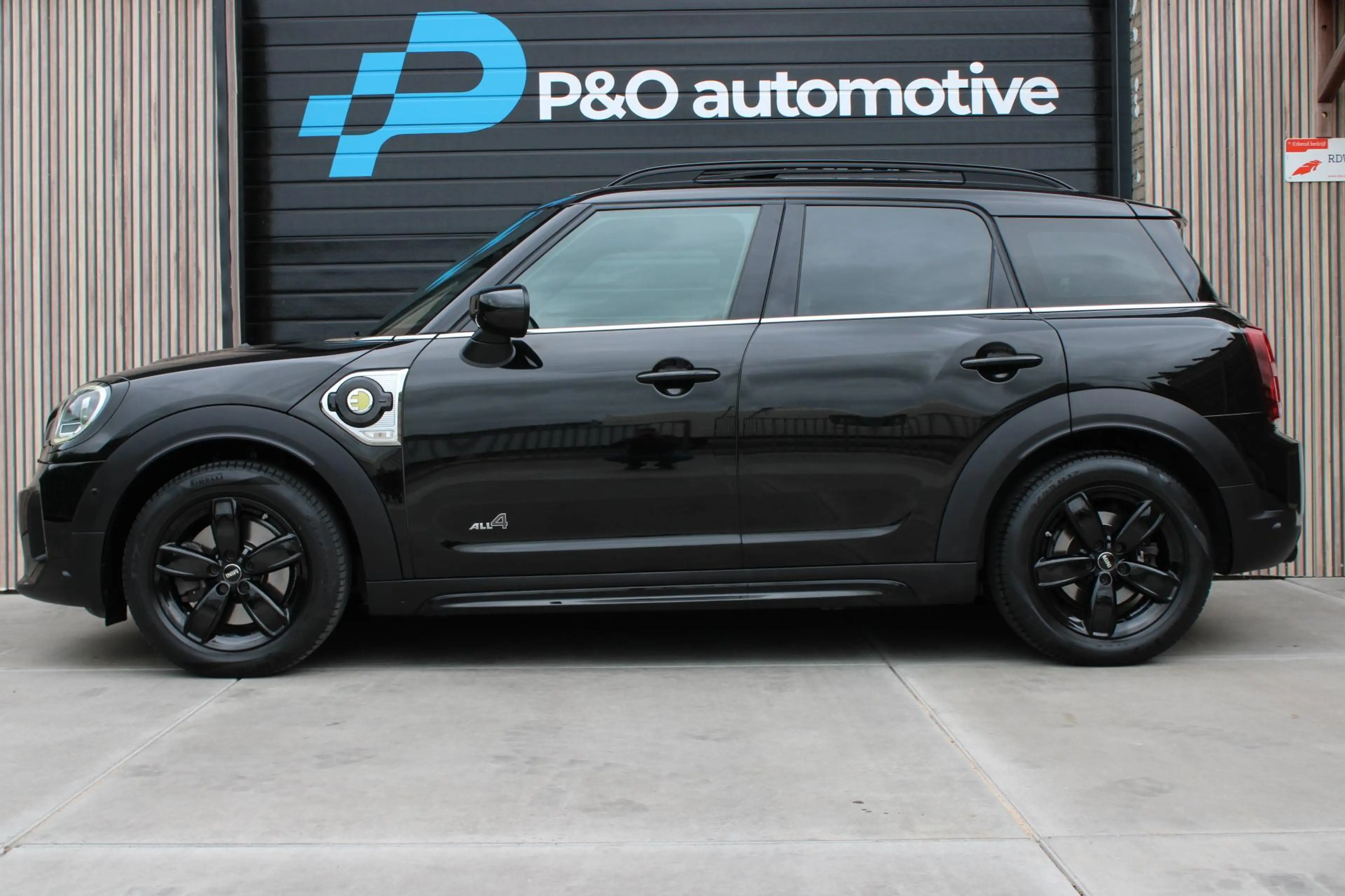 MINI Cooper SE Countryman 1.5 ALL4 MINI Yours PANO | LEDER — photo 3