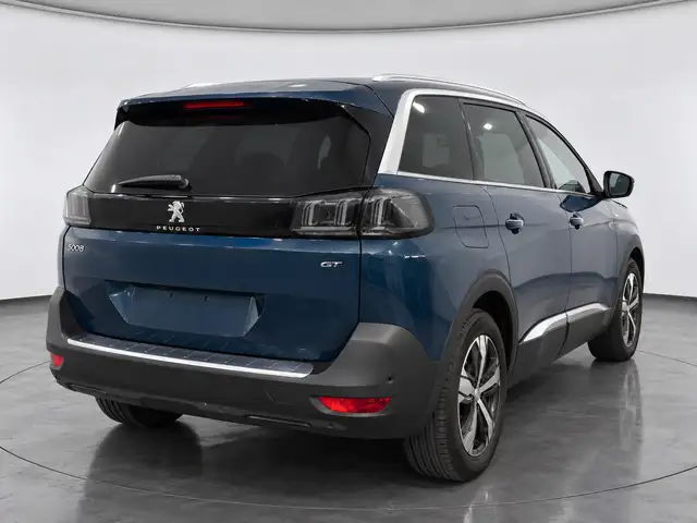 Peugeot 5008 view 2