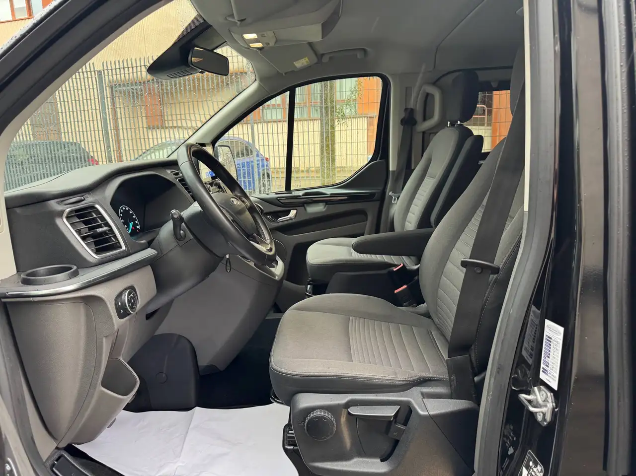 Ford Tourneo 320 2.0 EcoBlue 130CV 8 POSTI 2 PORTE SCORREVOLI TITANIUM " SUPER PREZZO ", миниатюра 5