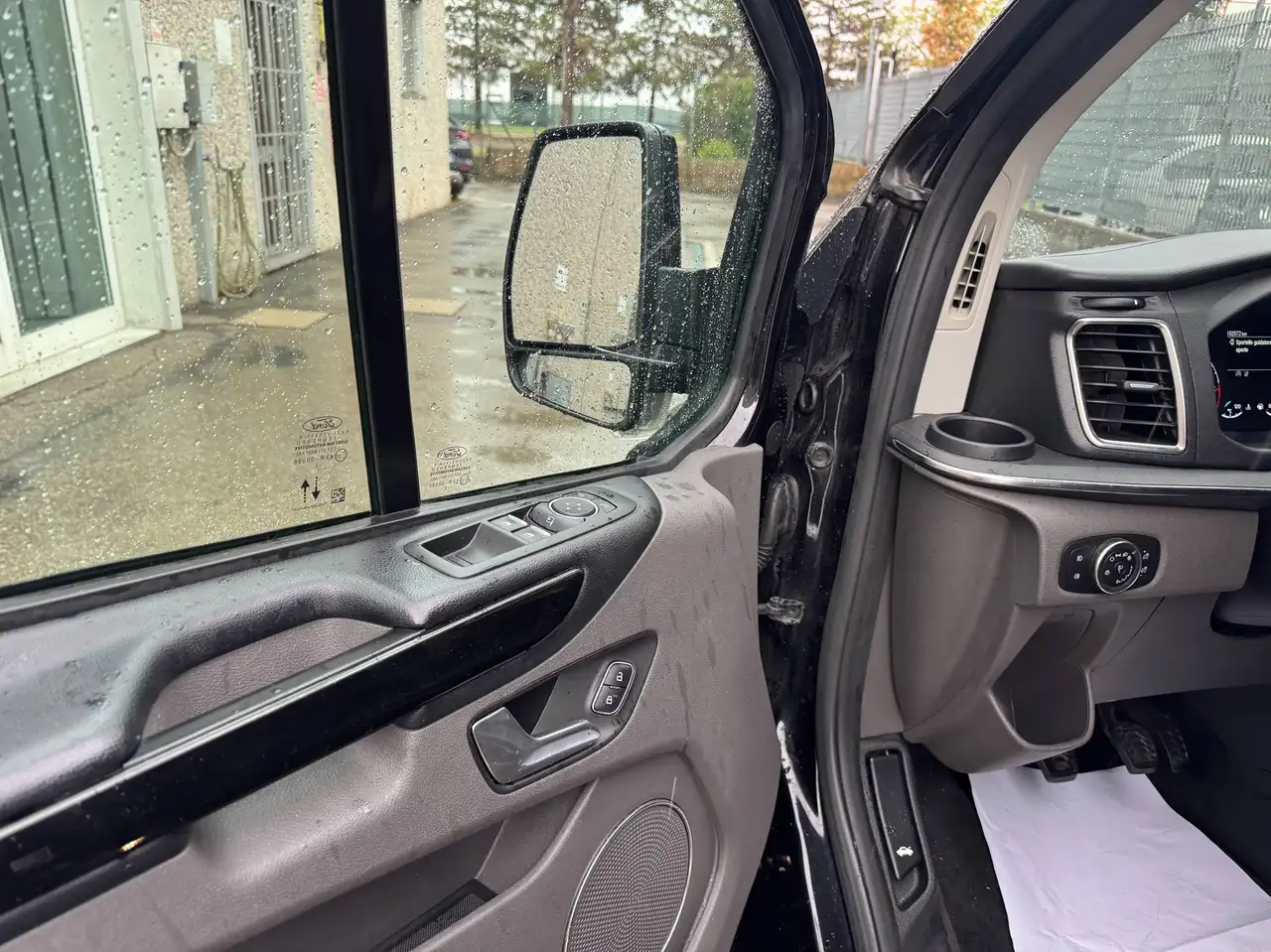 Ford Tourneo 320 2.0 EcoBlue 130CV 8 POSTI 2 PORTE SCORREVOLI TITANIUM " SUPER PREZZO ", миниатюра 7