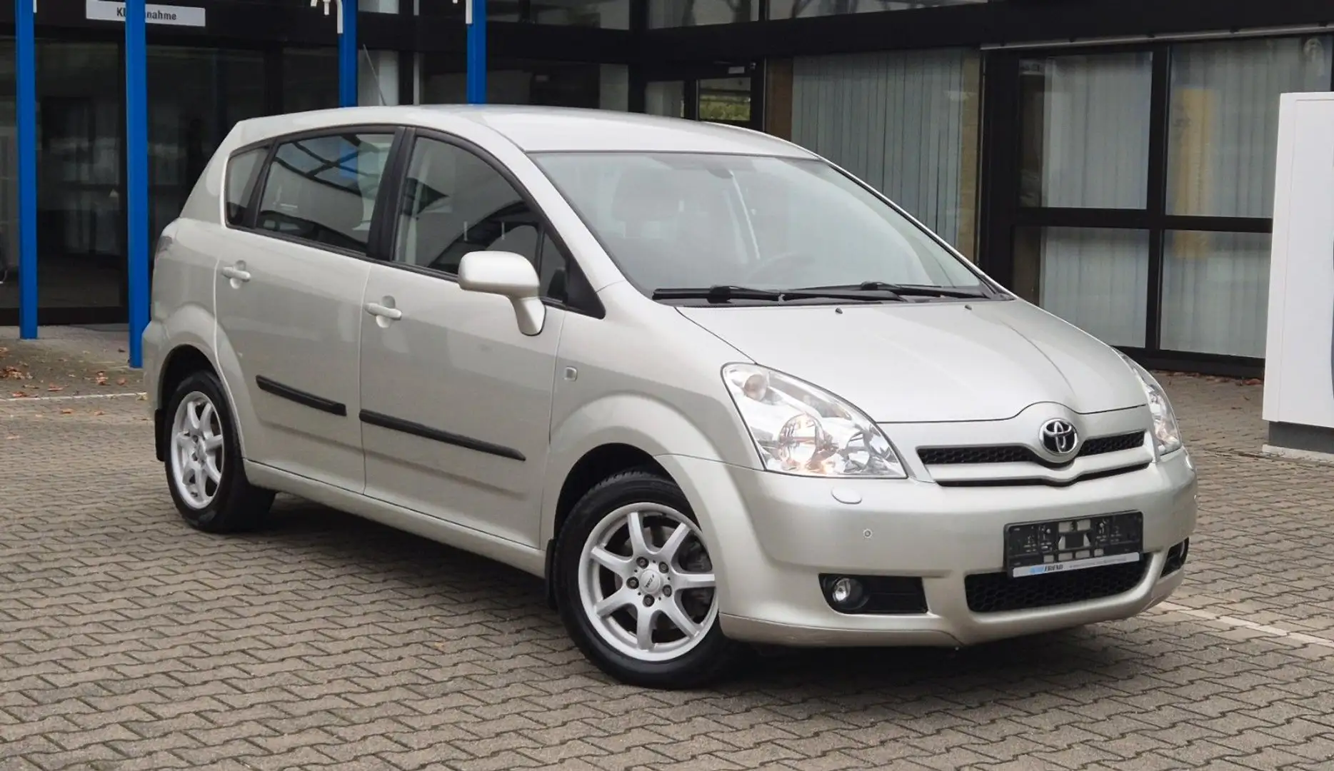 Toyota Corolla Verso Verso 1.8 *1. HAND* SHZ/ PDC/ TEMPO/ ALLWETTER/ Silber - 1