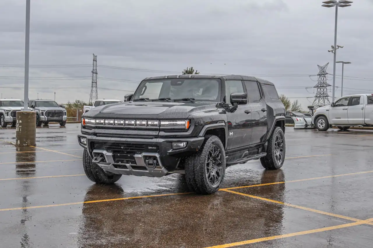 GMC HUMMER EV SUV снимка GMC HUMMER EV SUV