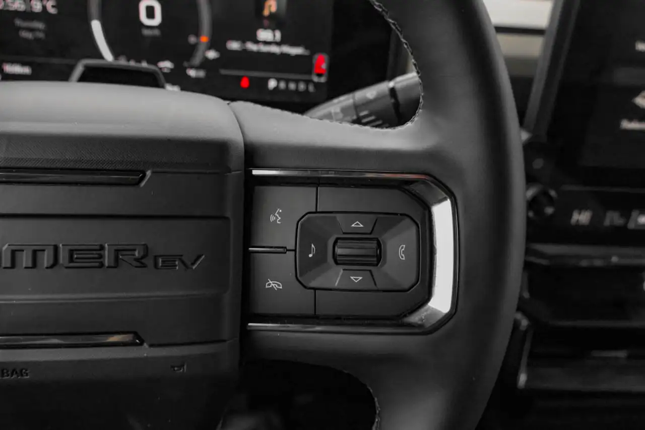 GMC HUMMER EV SUV снимка GMC HUMMER EV SUV