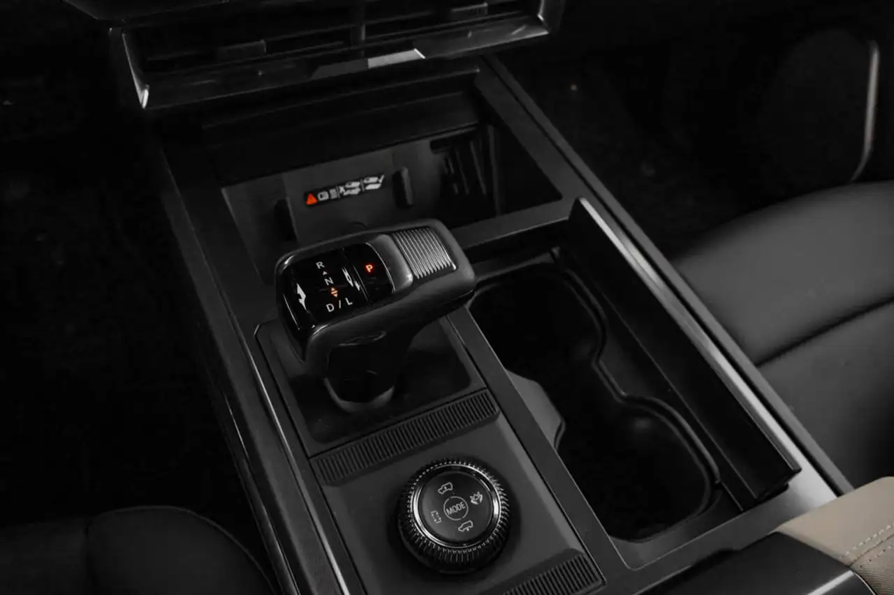 GMC HUMMER EV SUV снимка GMC HUMMER EV SUV