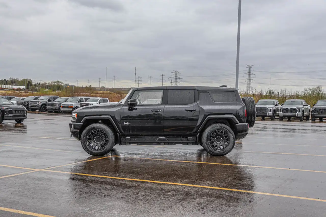 GMC HUMMER EV SUV снимка GMC HUMMER EV SUV