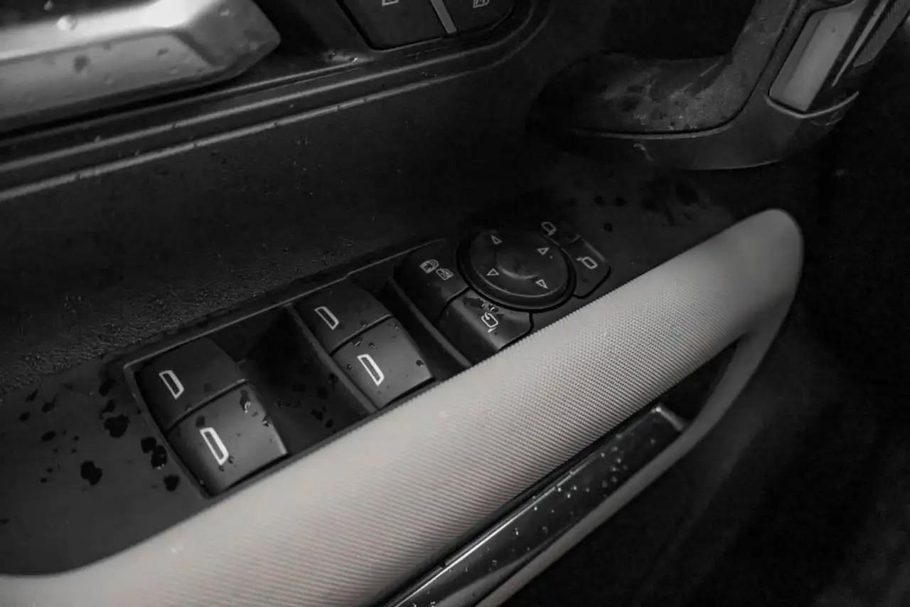 GMC HUMMER EV SUV снимка GMC HUMMER EV SUV