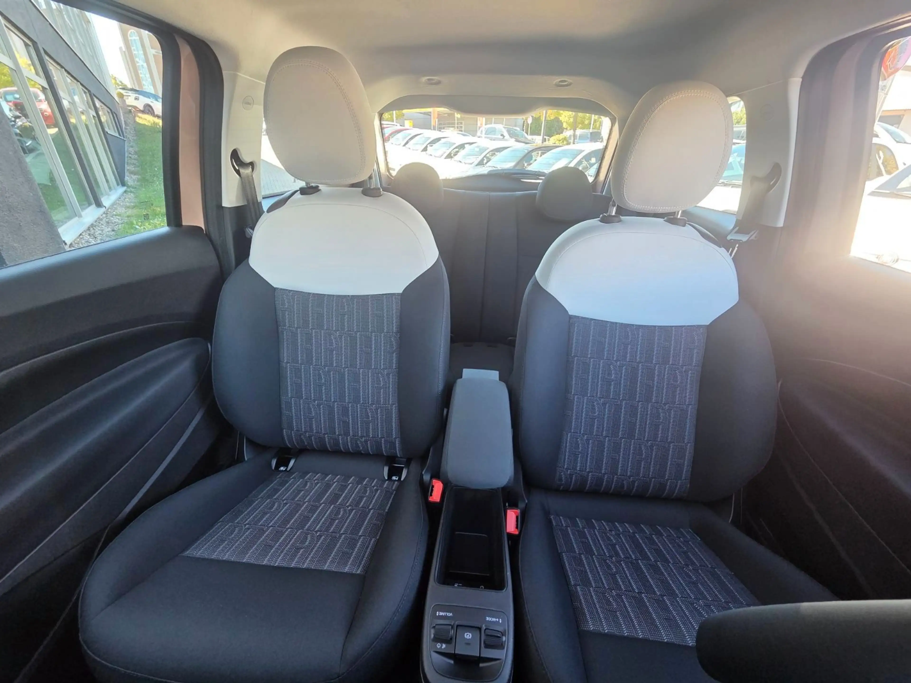 Fiat 500e Icon 42 kWh (118 PS) *Komfort-Paket — photo 11