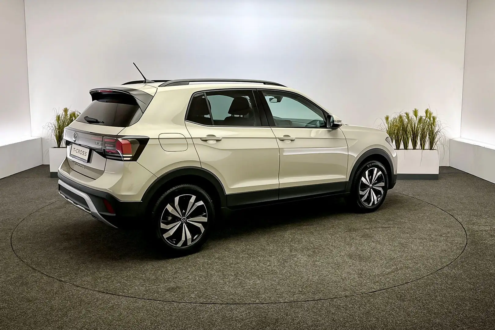 Volkswagen T-Cross Life Edition 1.0 70 kW / 95 pk TSI SUV 5 versn. Ha Gris - 2