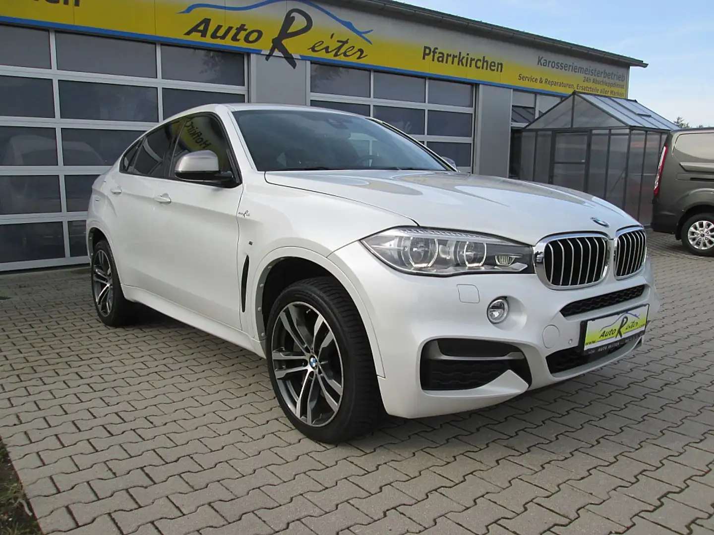 BMW X6 M 50d M Sport Aut.-Motorschaden*Adapt.LED*ACC* AH... Weiß - 1