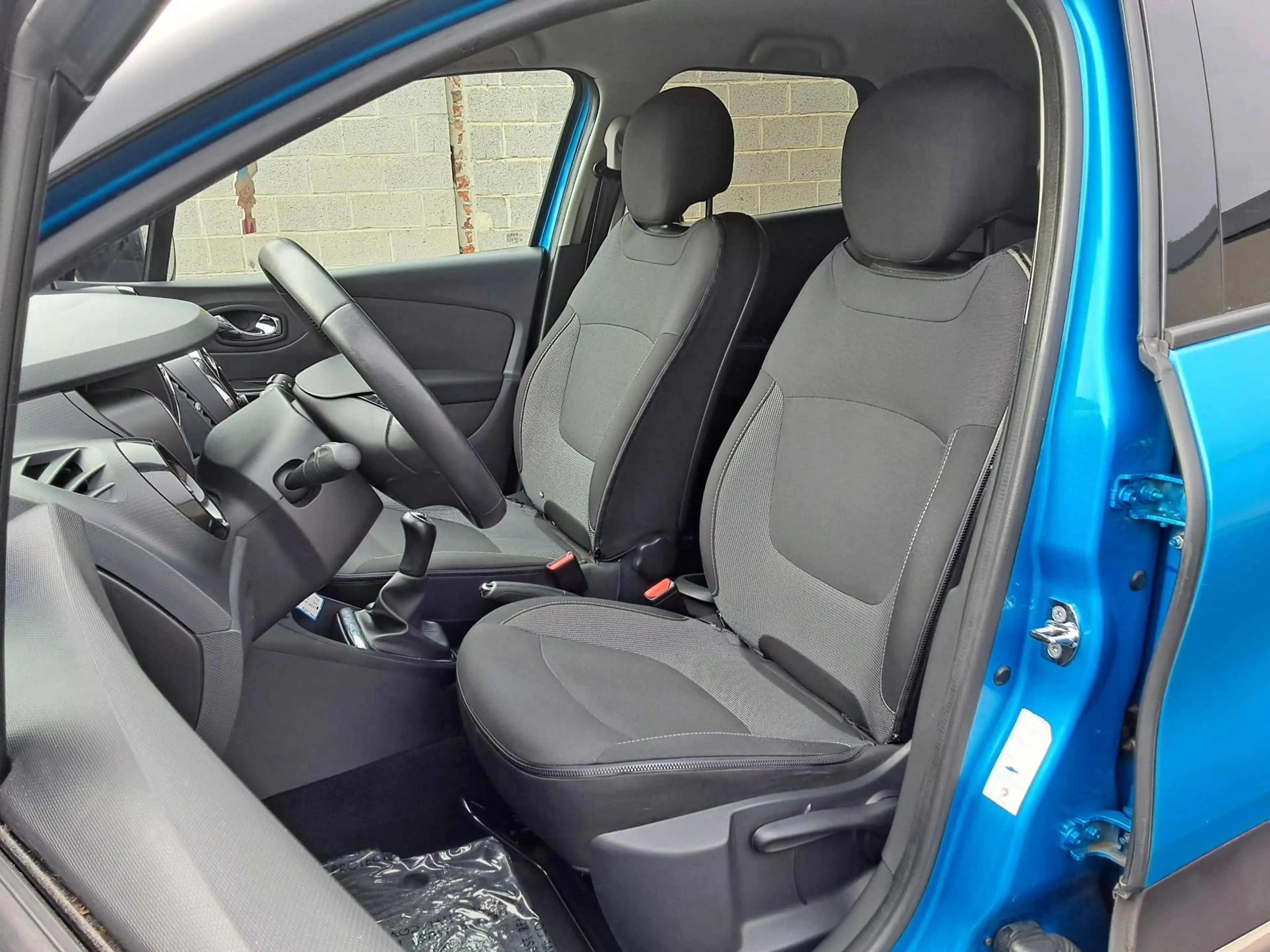 Renault Captur 0.9 TCe Energy Intens NAVI  PARKH ACHTER BLUET — photo 8