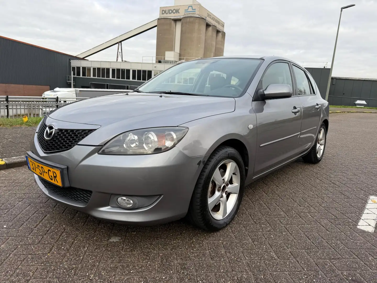 Mazda 3 Sport 1.6 Touring_AUTOMAAT_NETTE AUTO Gris - 2