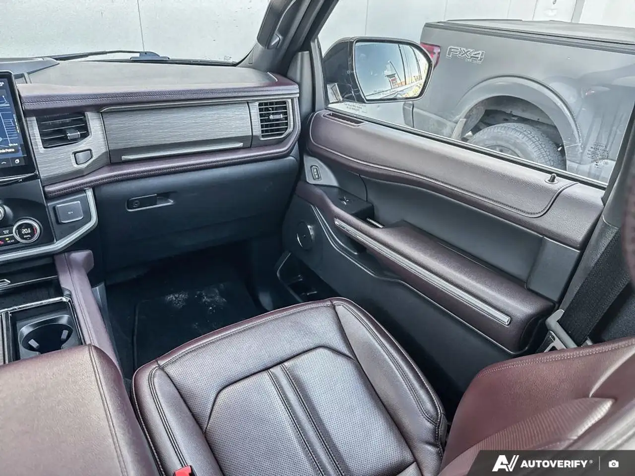 Ford Expedition снимка Ford Expedition
