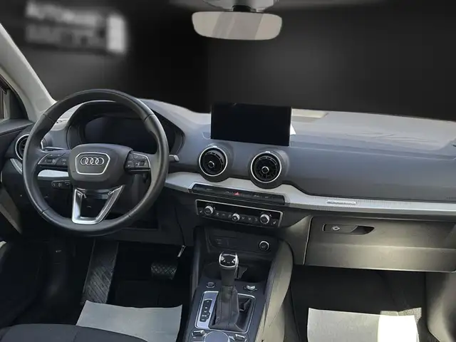 Audi Q2 view 15