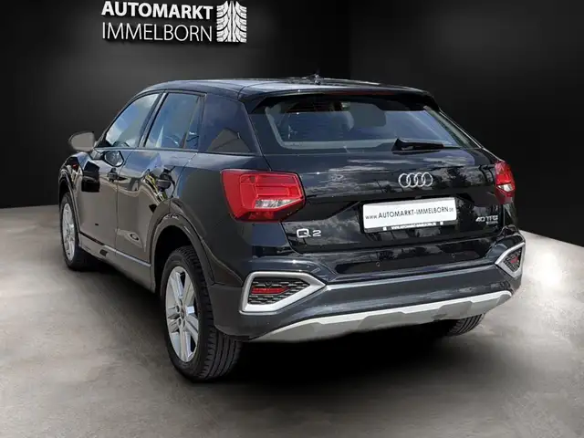 Audi Q2 view 10