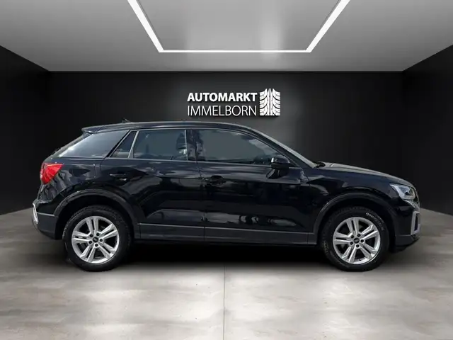 Audi Q2 view 7