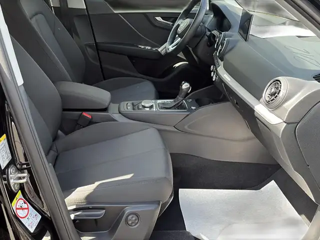 Audi Q2 view 14
