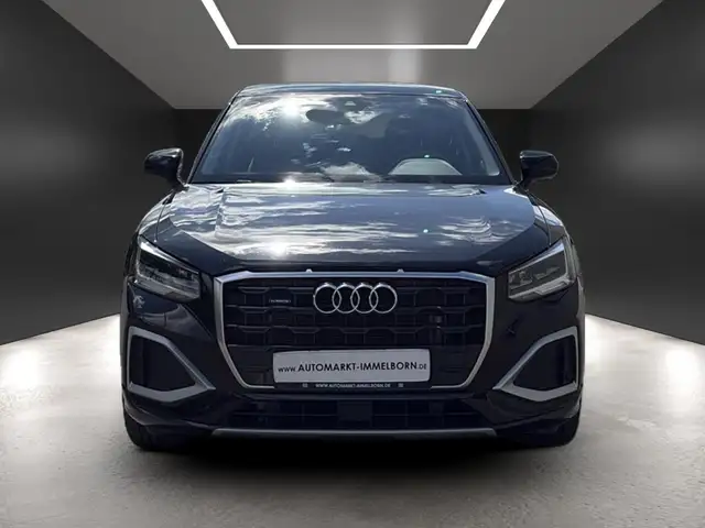 Audi Q2 view 8