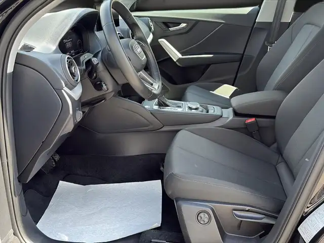 Audi Q2 view 13