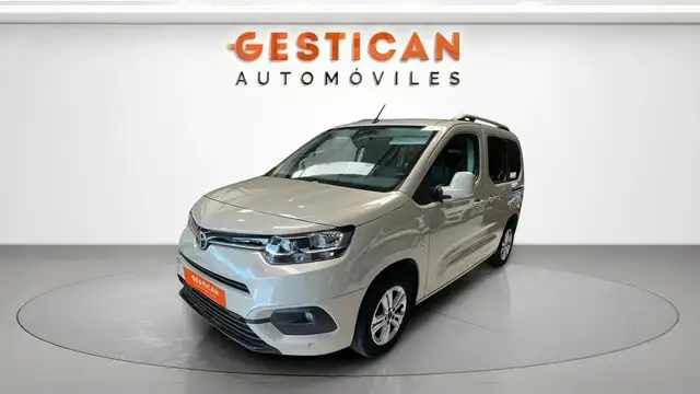 Toyota 1.2 96kW (130CV) Family Active Auto L1