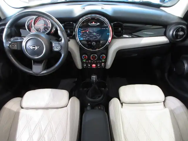 Mini Cooper Cooper view 5