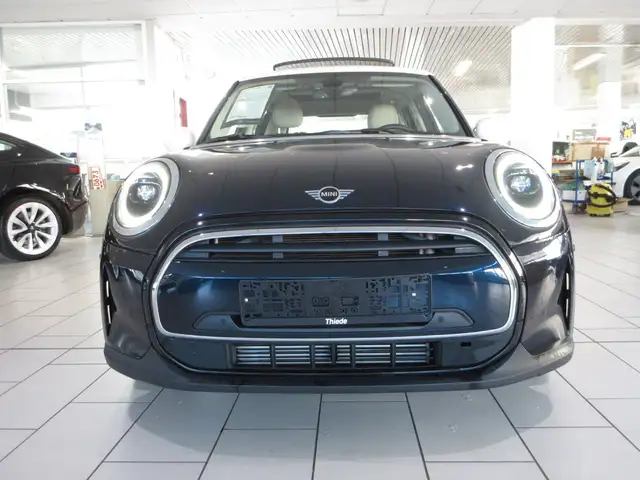 Mini Cooper Cooper view 2