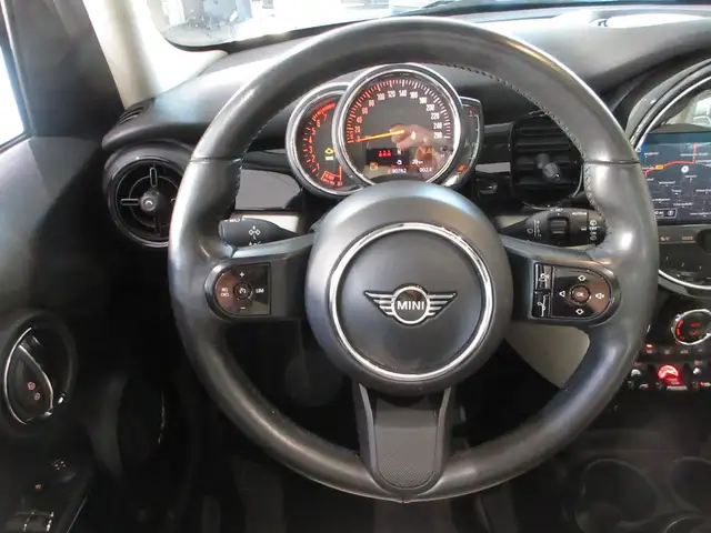 Mini Cooper Cooper view 8