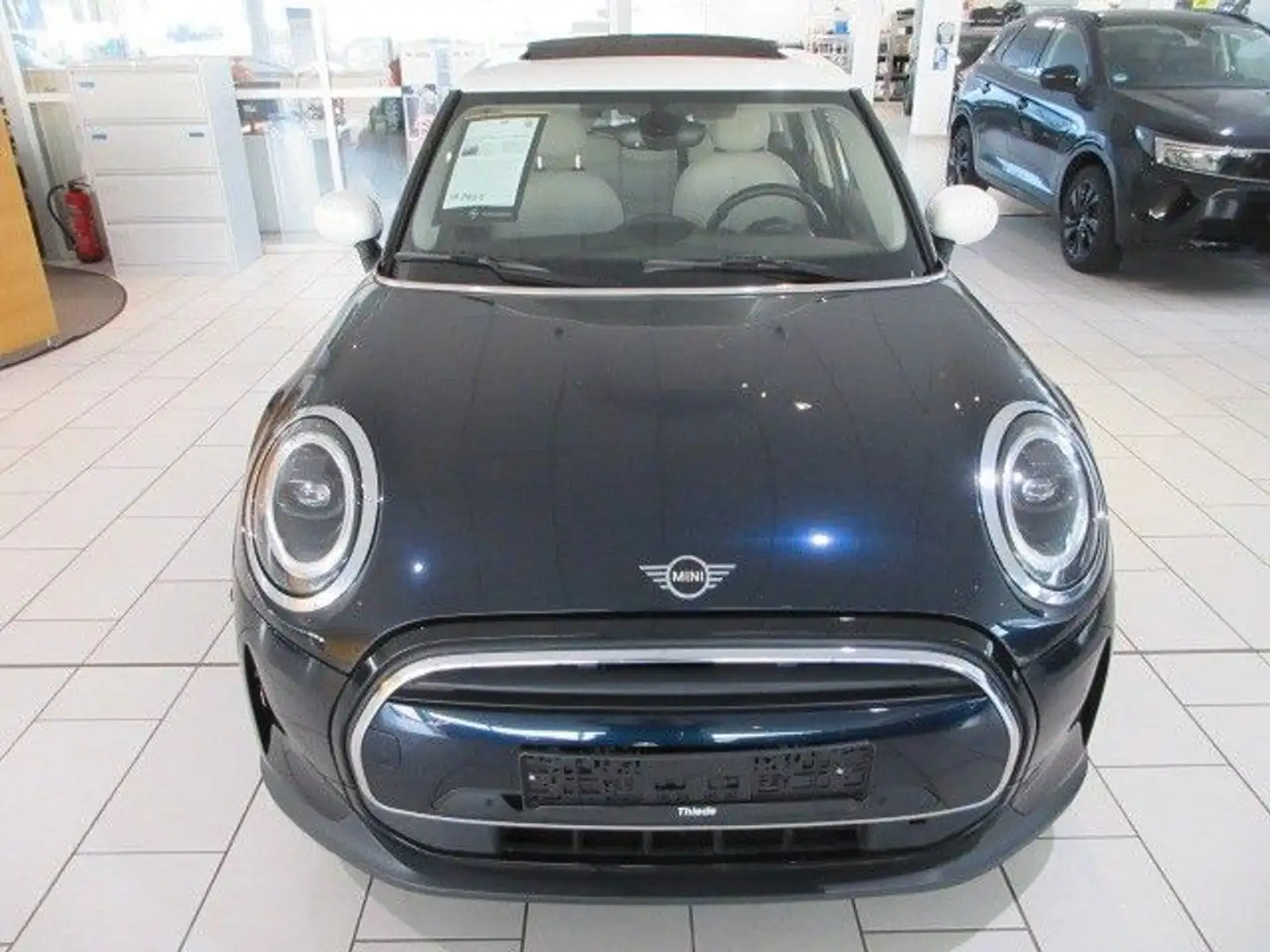 MINI Cooper Classic Trim LED/NAVI/SHZ/PANO/LEDER Schwarz - 2