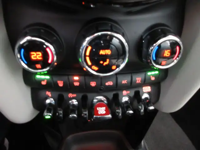 Mini Cooper Cooper view 11