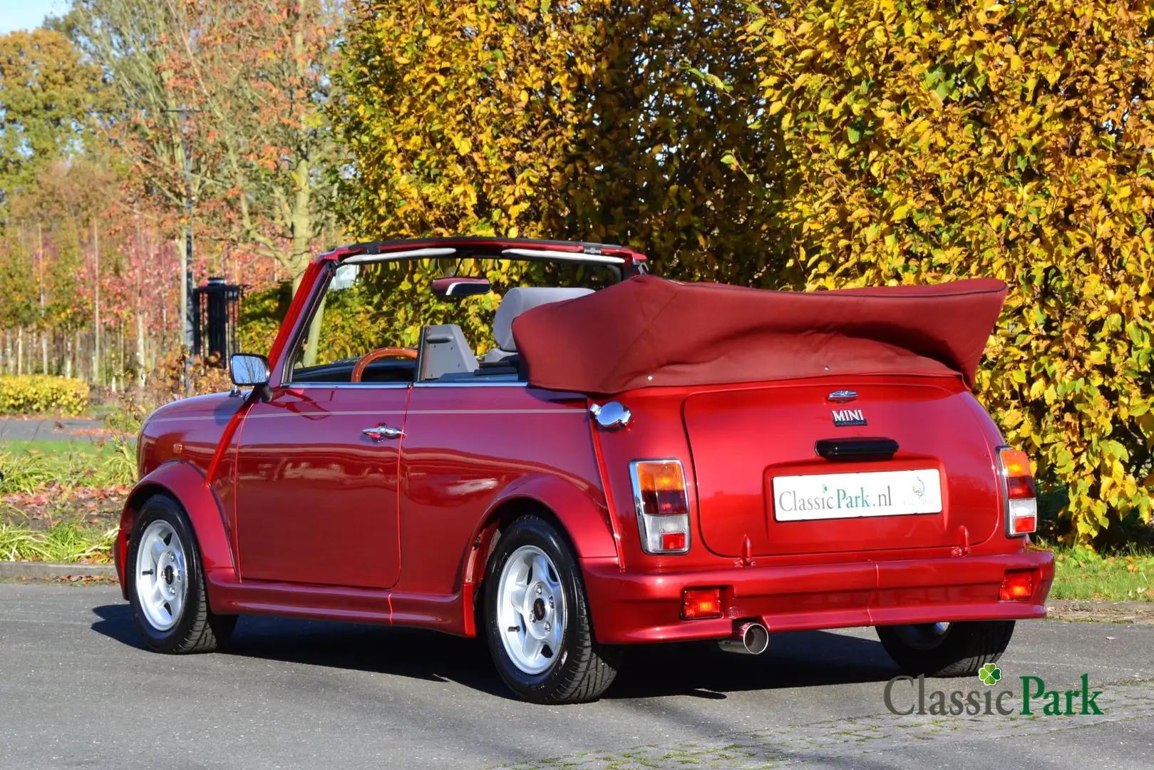 Rover MINI Cabriolet Rood - 2