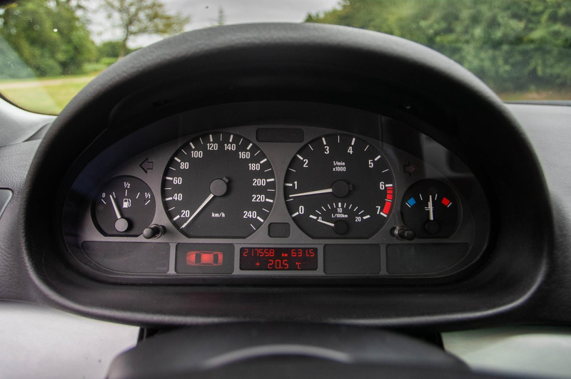 BMW 320 3-serie Touring 320i Executive +NAP in zeer goede — photo 18